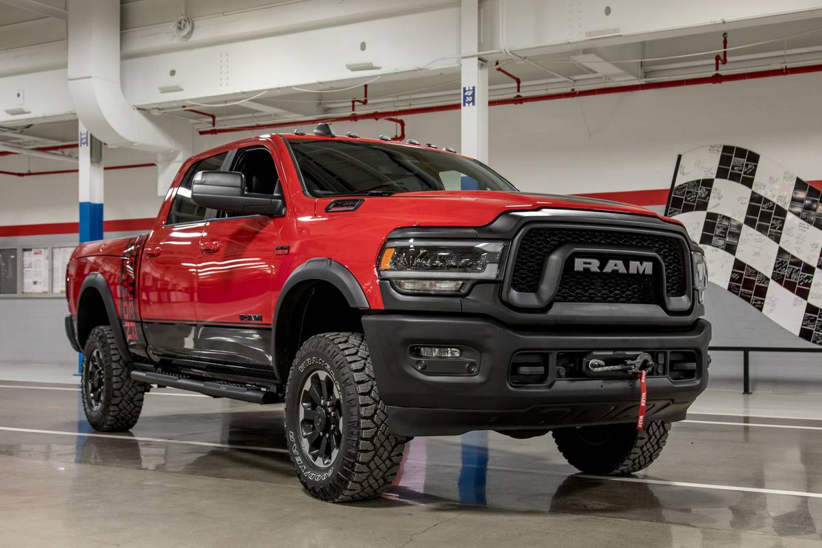 01-ram-2500-power-wagon-2019-angle--exterior--front--red.jpg
