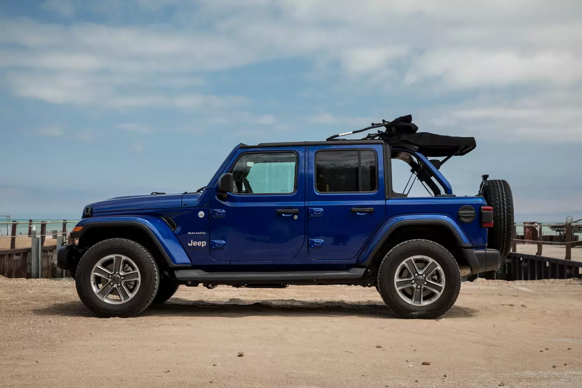 Why the Jeep Wrangler's Soft-Top Is Way Better Now 