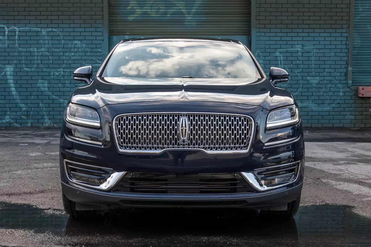 2019 Lincoln Nautilus Specs, Price, MPG & Reviews