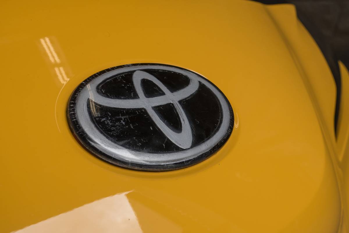 06 toyota supra 2020 badge detail exterior front yellow jpg
