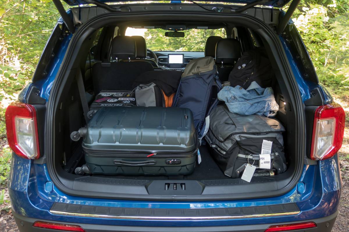 10 ford explorer hybrid limited 2020 cargo  interior  trunk jpg