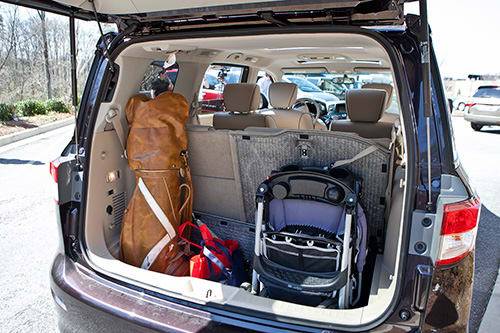 Top Minivan Nissan Quest May Offer Best Cargo Hauling In The Real World News Cars Com
