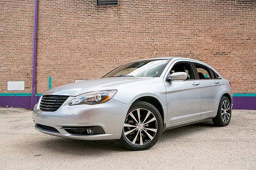 2013 Chrysler 200 Review Photos 