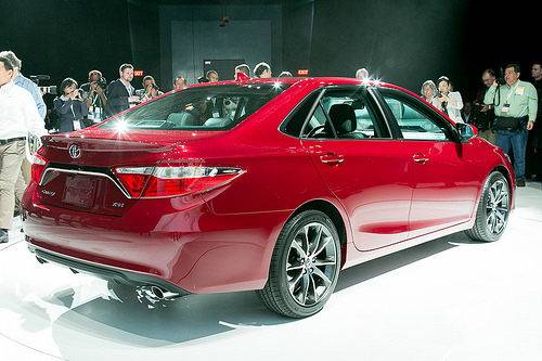 2015 Toyota Camry Photo Gallery (24 Photos) | Cars.com