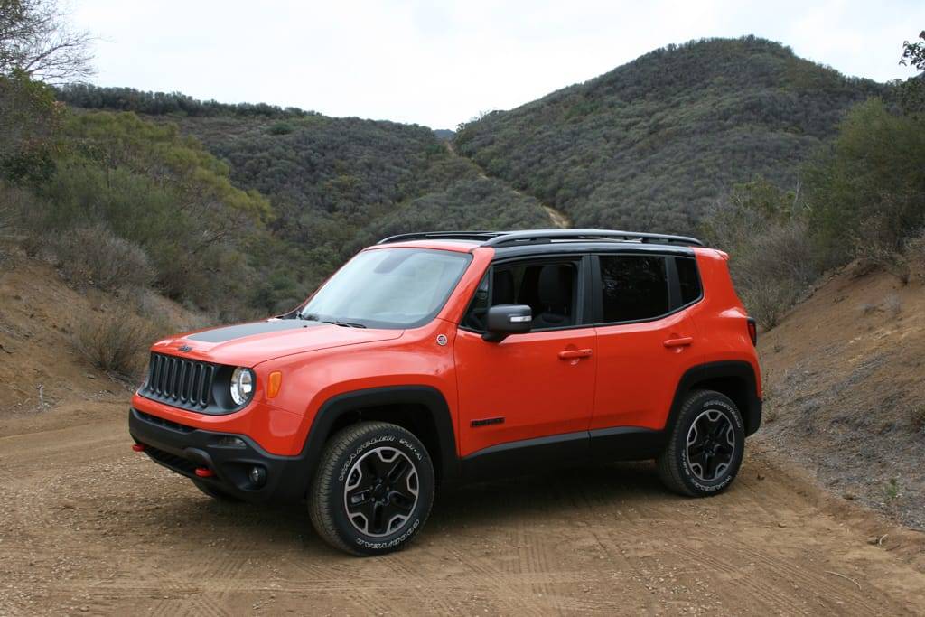 Ренегат. Jeep Renegade 2013. Jeep specs 2021 Renegade. Джип Ренегат рыжий. Джип Ренегат бежевый.