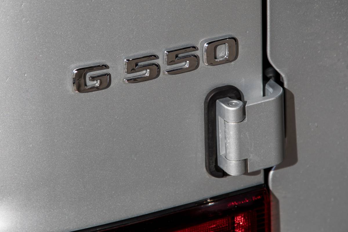 15 mercedes benz g 550 2019 badge  exterior  silver jpg