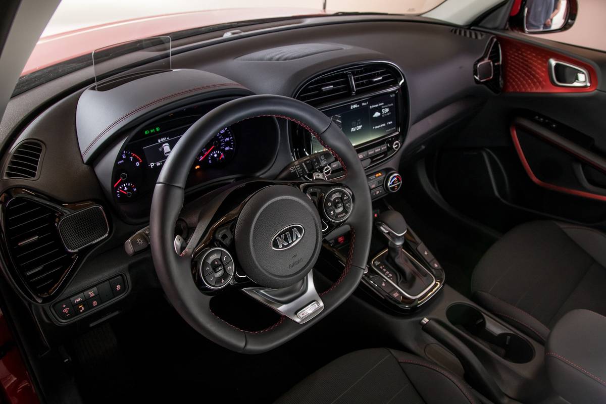 17 kia soul 2020 front row  interior  steering wheel jpg