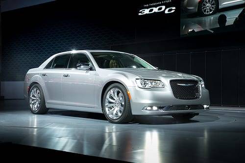 2015 Chrysler 300 Photo Gallery (64 Photos) | Cars.com