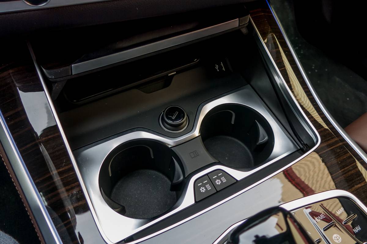 18 bmw x5 2019 center console  cupholders  interior jpg