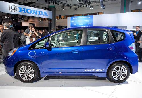 2011 L.A. Auto Show Day 2: What You Missed | Cars.com