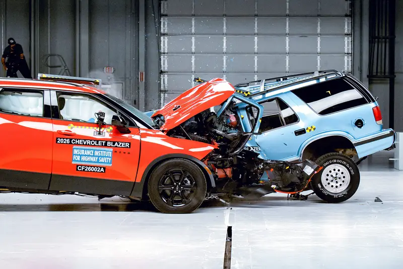 1996-Chevrolet-Blazer-Vs-2026-Chevrolet-Blazer-Crash-test
