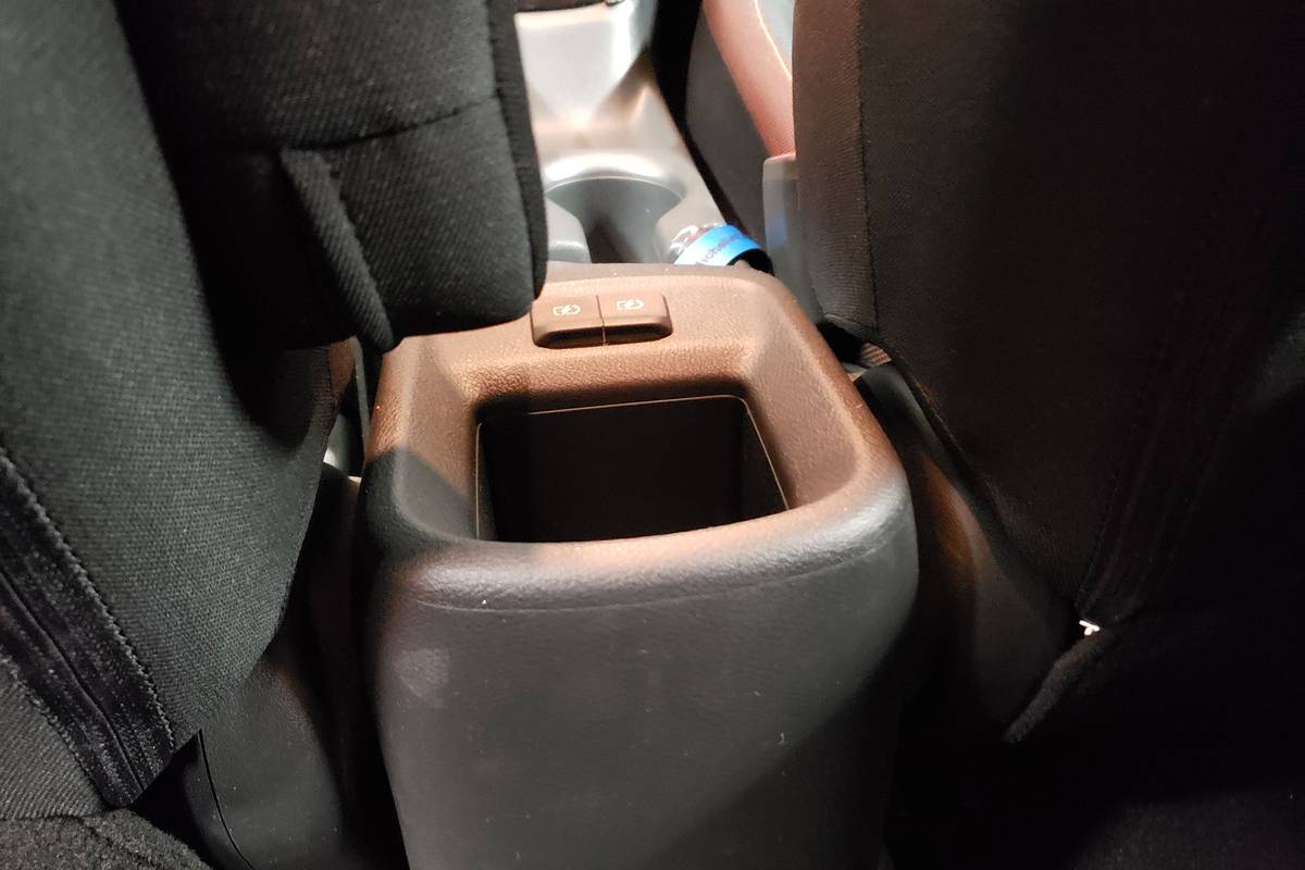 20 Nissan Versa MS 11 jpg