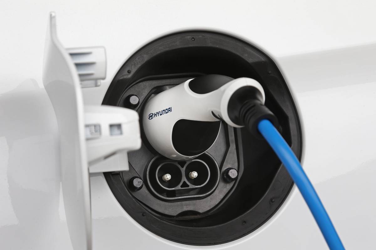 2020 Hyundai Ioniq Electric | Manufacturer image