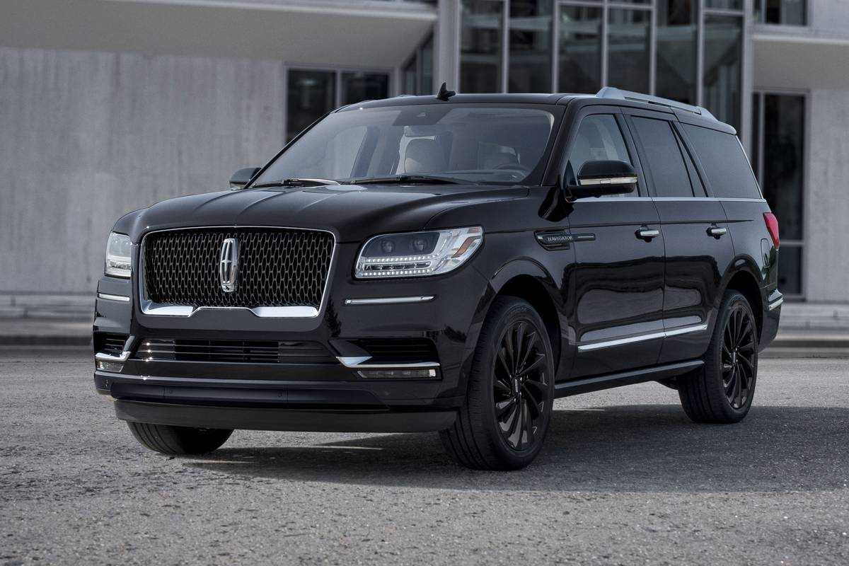 What’s Black or White (But Not Red) All Over? 2020 Lincoln Navigator
