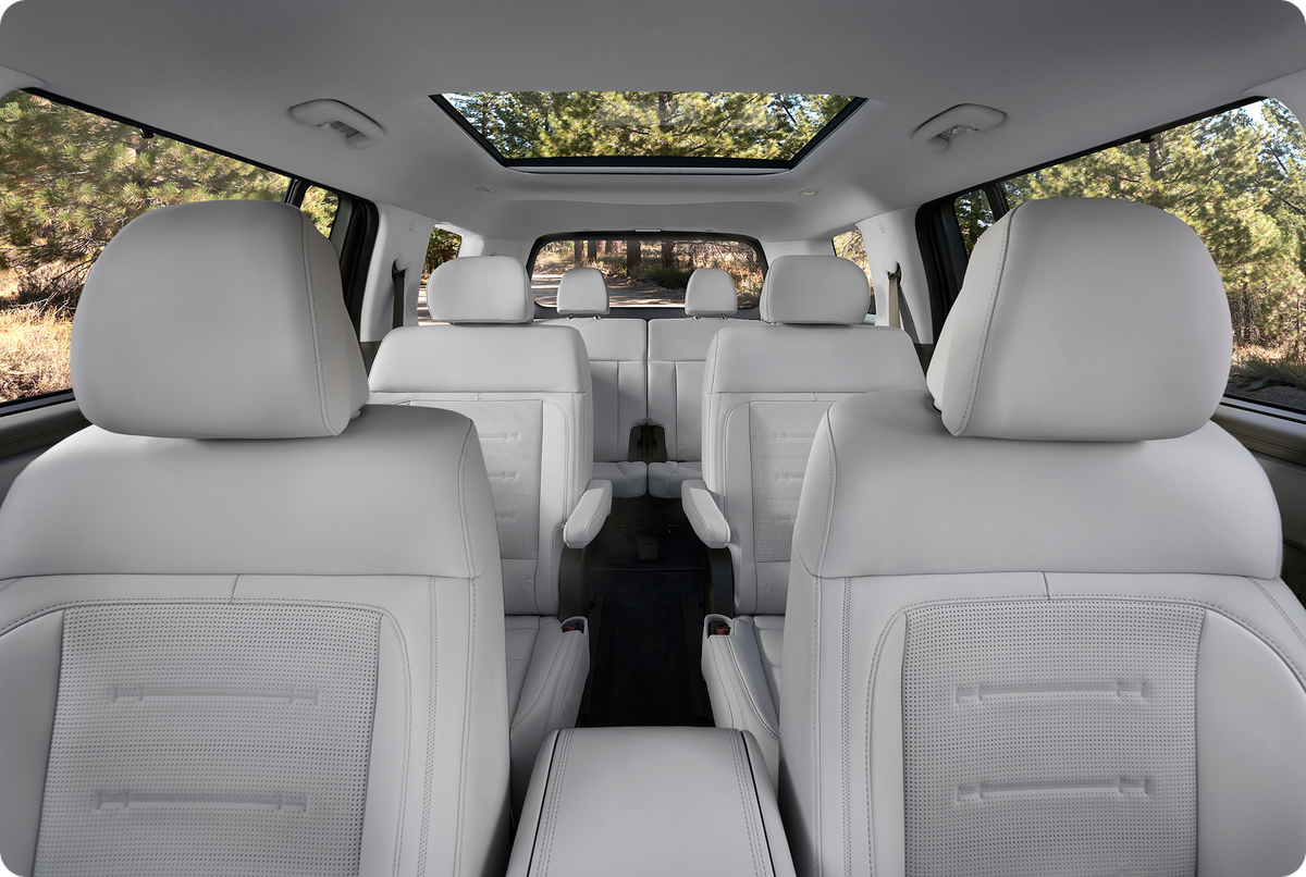 2025 Hyundai Santa Fe Nappa leather seating surfaces OEM png