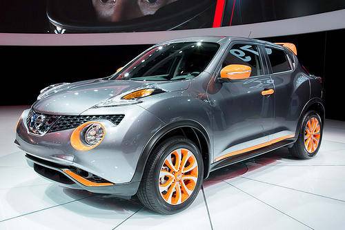 grey and orange nissan juke