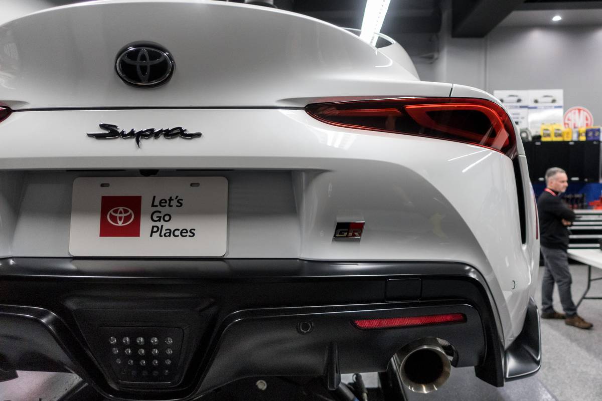 22 toyota supra 2020 badge exterior rear taillights white jpg