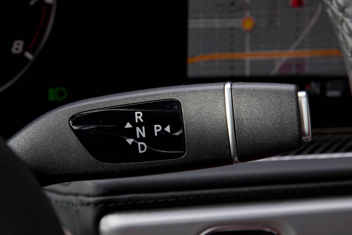 26 mercedes benz g 550 2019 gearshift  interior  steering wheel jpg