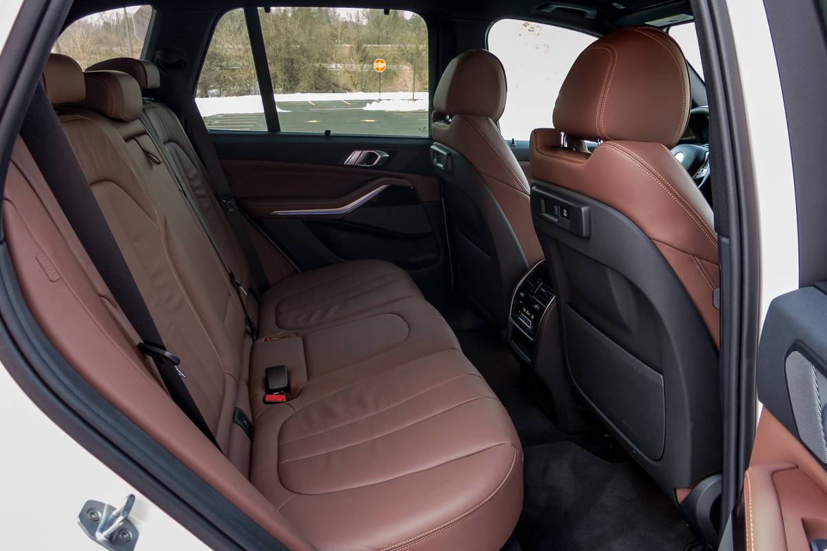 27 bmw x5 2019 interior  second row jpg