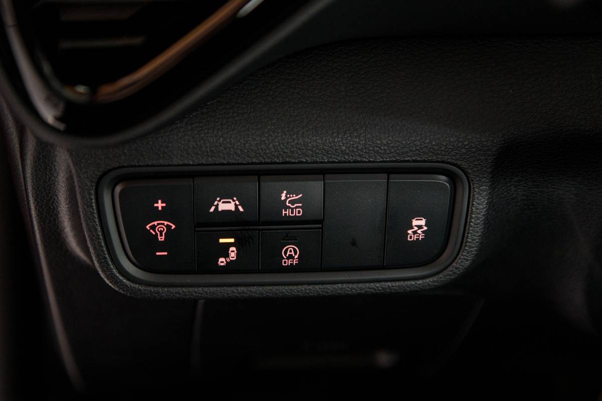 28 kia soul 2020 controls  dashboard  front row  interior  safety tech jpg