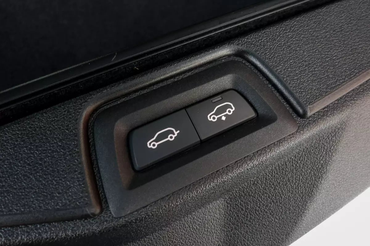 33 bmw x5 2019 controls  interior  trunk jpg