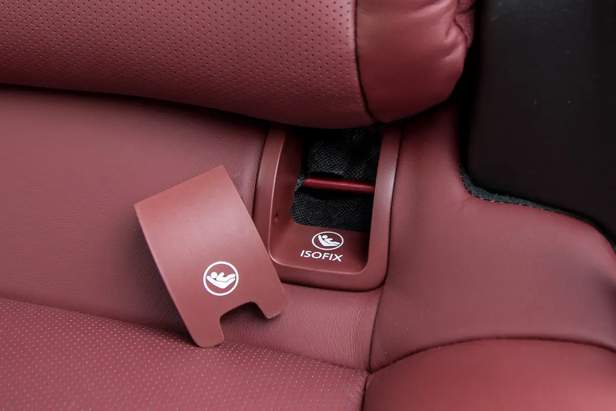 Mazda 2025 3 isofix