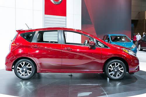 2015 Nissan Versa Note SR Photo Gallery (25 Photos) | Cars.com