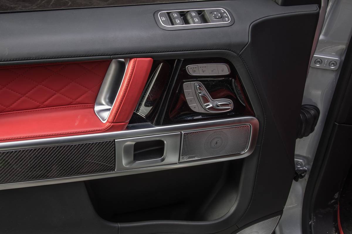 48 mercedes benz g 550 2019 doors  interior jpg
