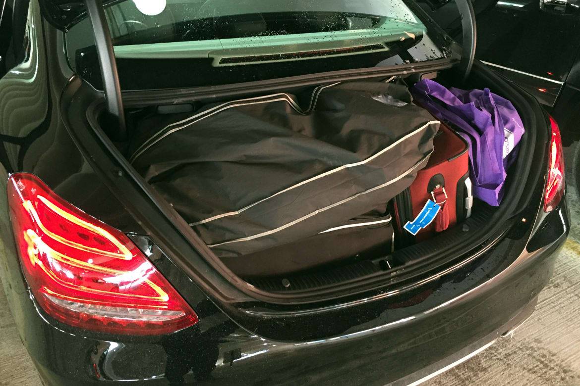žena bolničar Subota  What Can You Fit in a Mercedes-Benz C-Class Trunk? | News | Cars.com