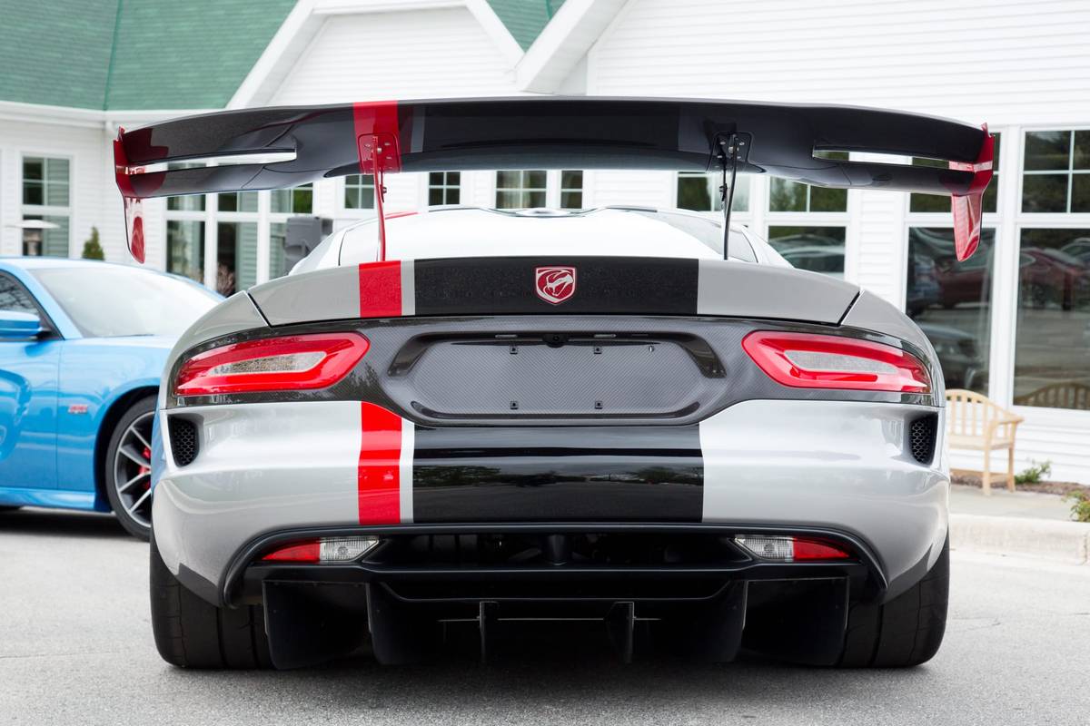 2016 Dodge Viper ACR Photo Gallery (20 Photos) | Cars.com