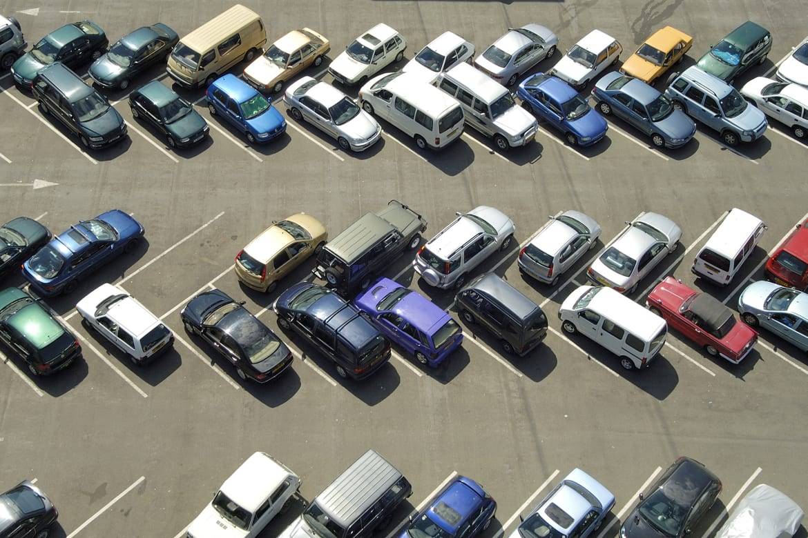 A Guide to Parking Lot Etiquette