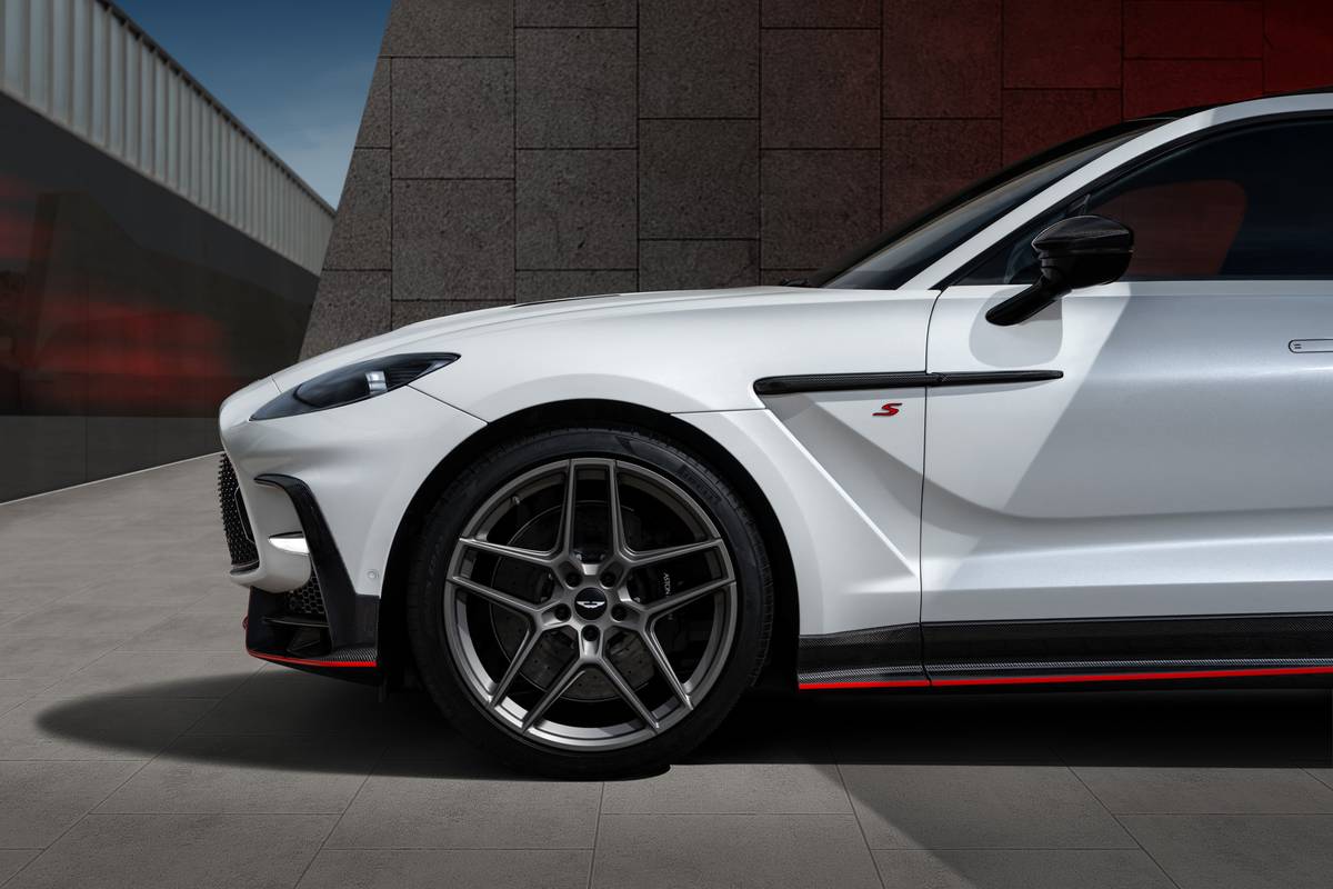 Aston Martin DBX S 2025 exterior oem 03 jpg