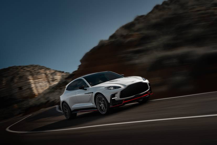 Aston-Martin-DBX-S-2025-exterior-oem-05