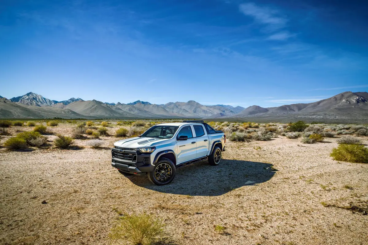Chevy Stars Steel Colorado 2026 exterior oem 10 jpg