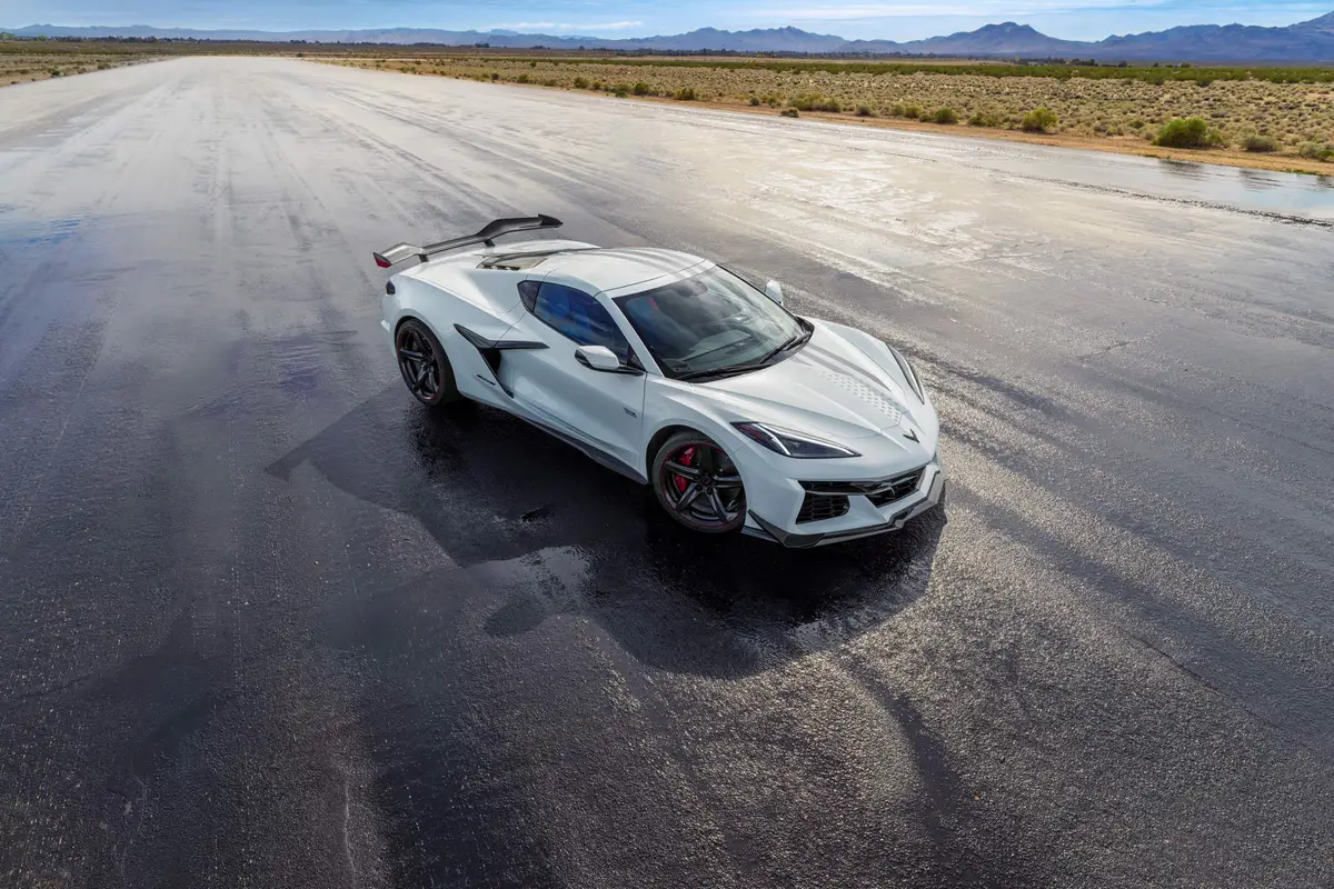 Chevy Stars Steel Corvette 2026 exterior oem 01 jpg