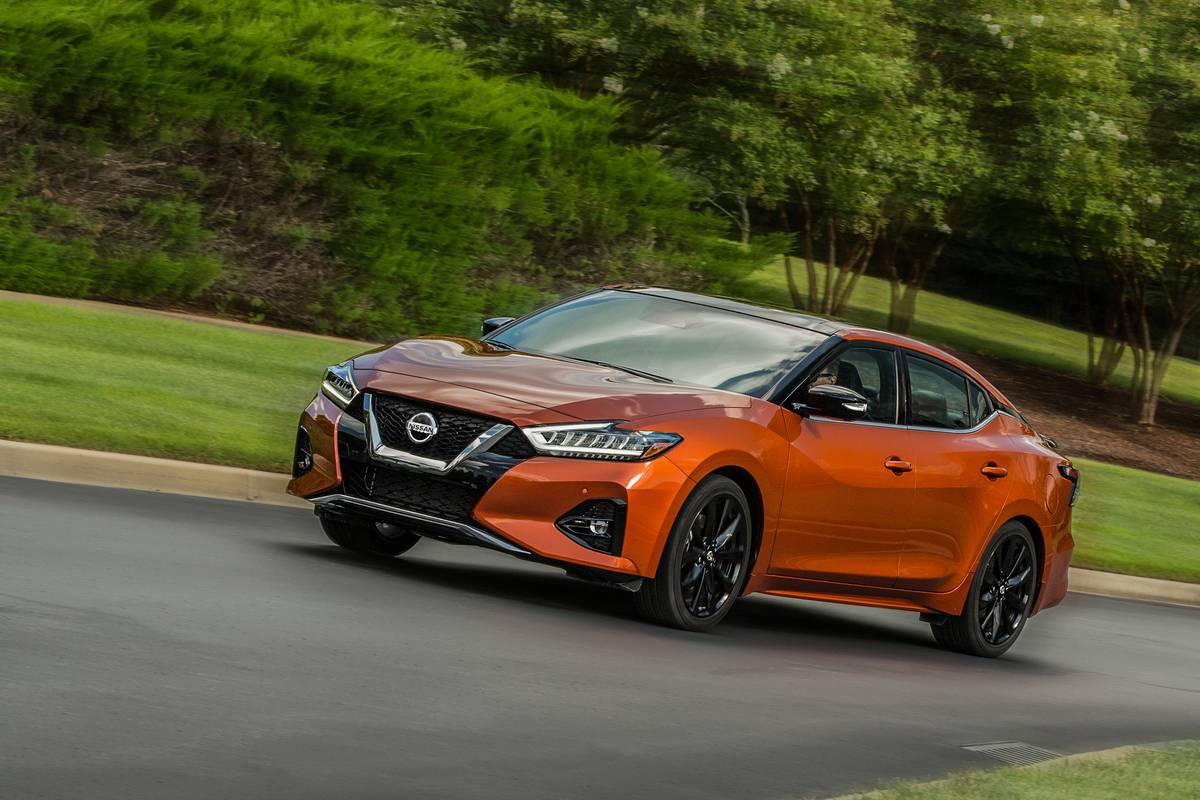 Nissan-Maxima-2020-orange-dynamic-outside
