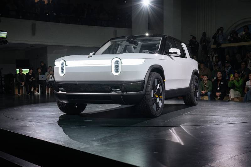 Rivian-R2-exterior-angle-bl-03