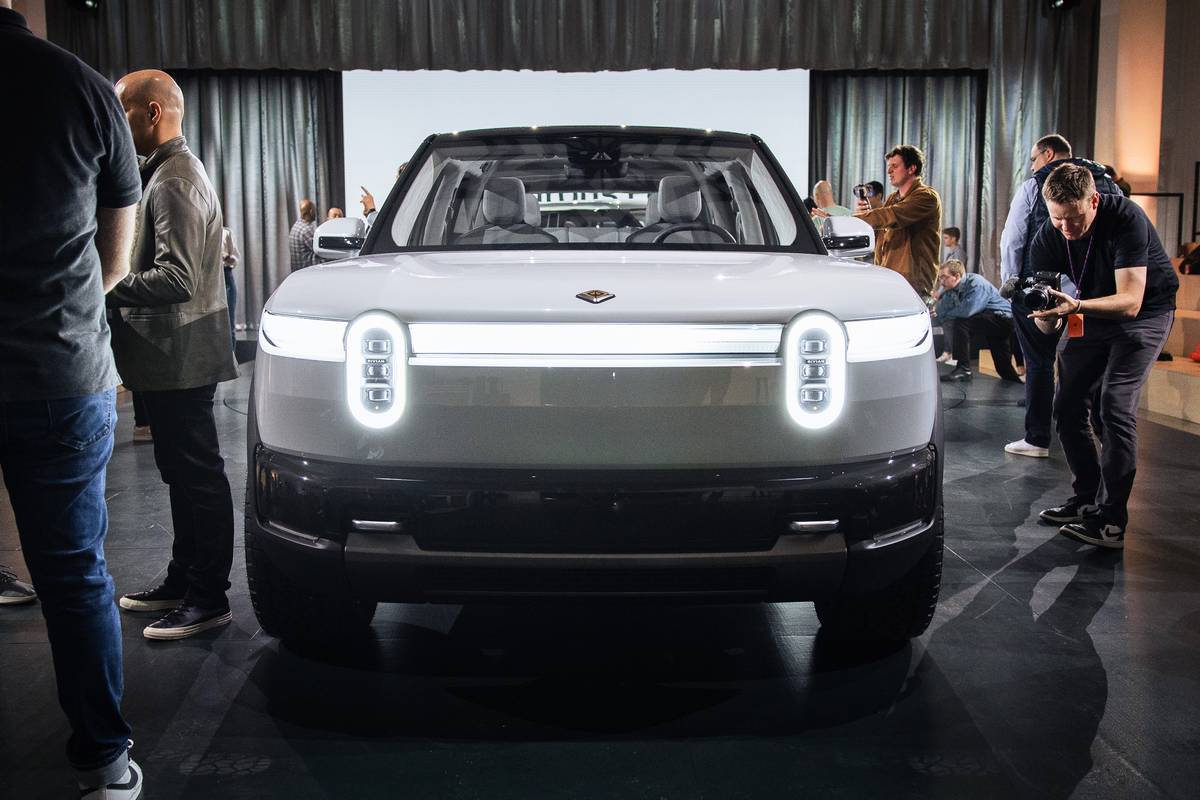 Rivian R2 exterior front bl 02 jpg