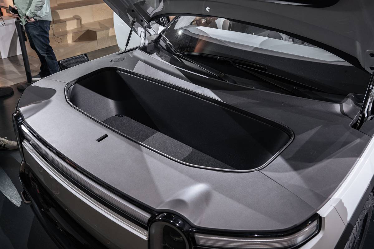 Rivian R2 exterior frunk bl 20 jpg