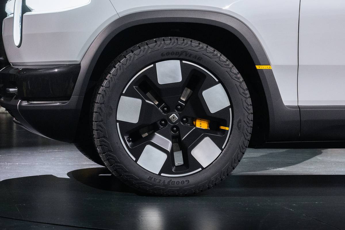 Rivian R2 exterior wheels bl 12 jpg