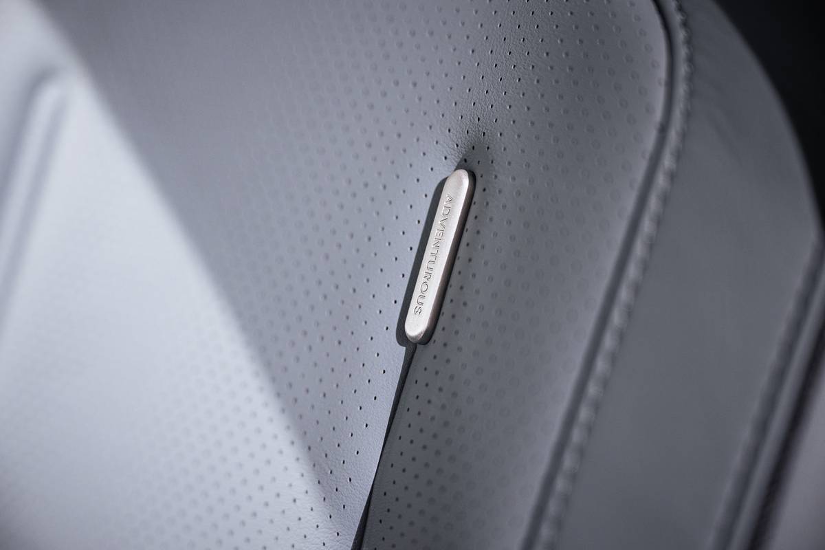 Rivian R2 interior detai bl 32 jpg
