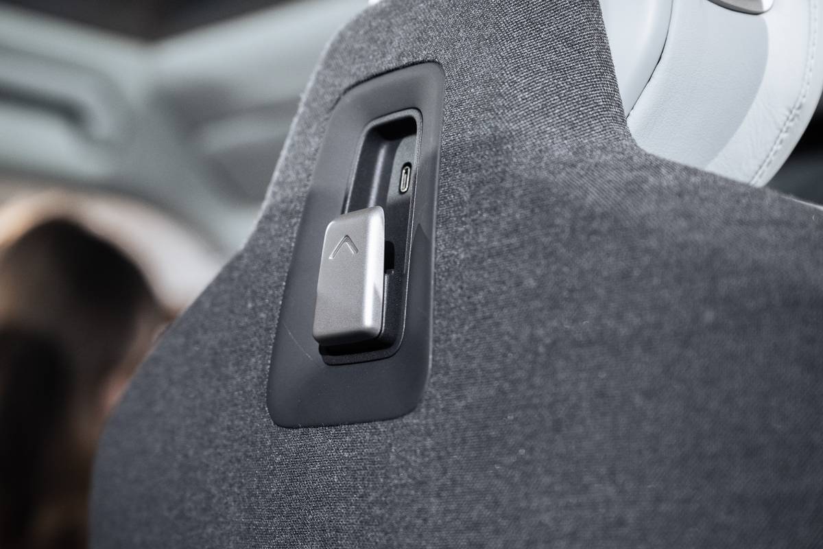 Rivian R2 interior detail bl 40 jpg