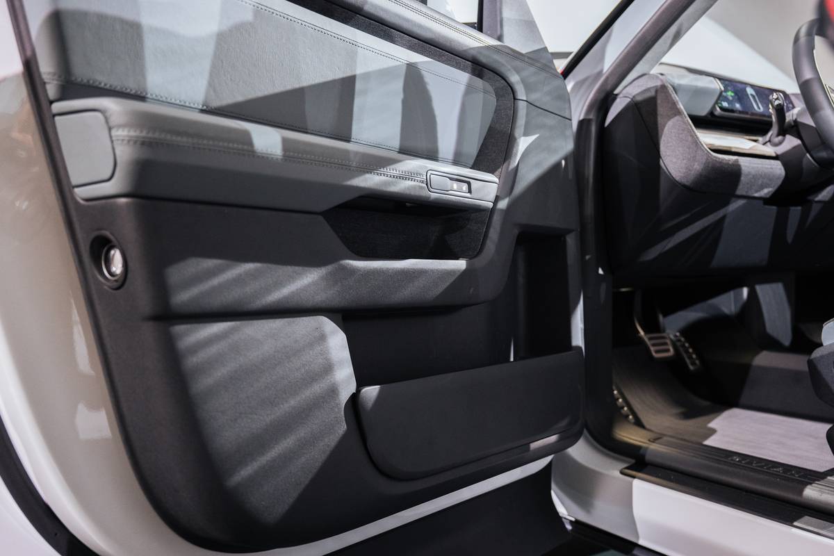Rivian R2 interior door bl 35 jpg