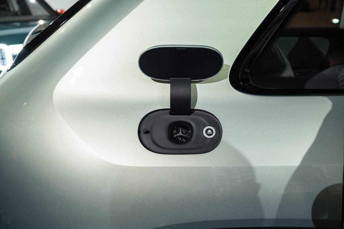 Rivian R3 exterior chargeport bl 20 jpg