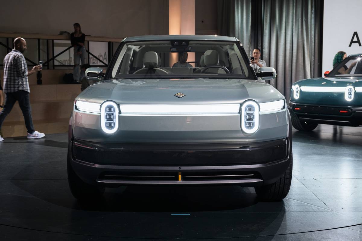Rivian R3 exterior front bl 03 jpg