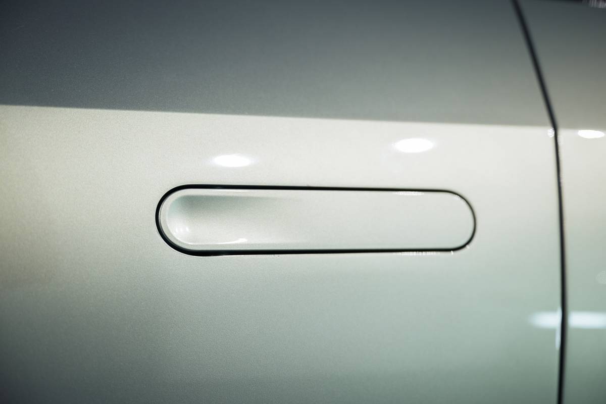 Rivian R3 exterior handle bl 13 jpg