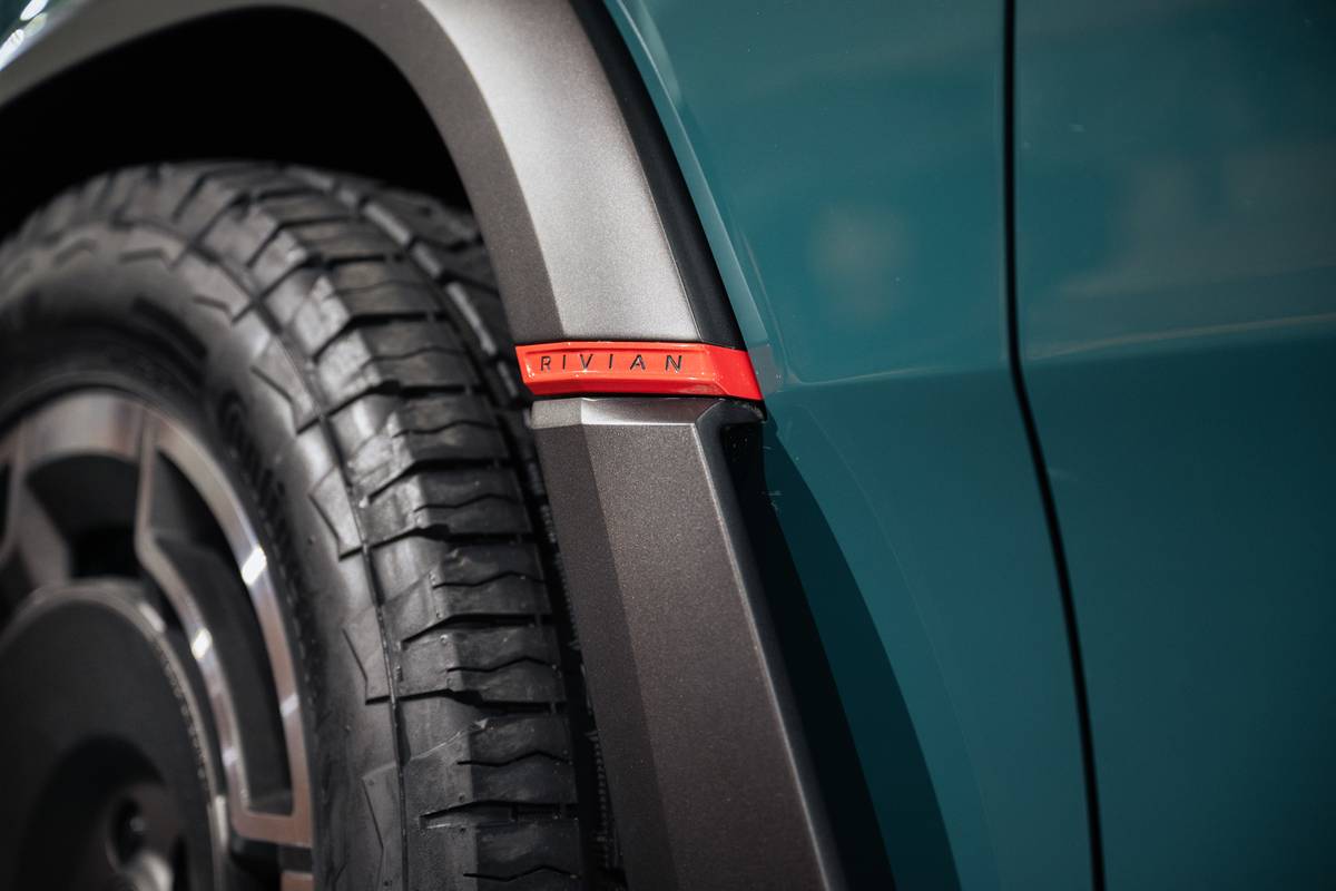 Rivian R3X exterior detail bl 09 jpg