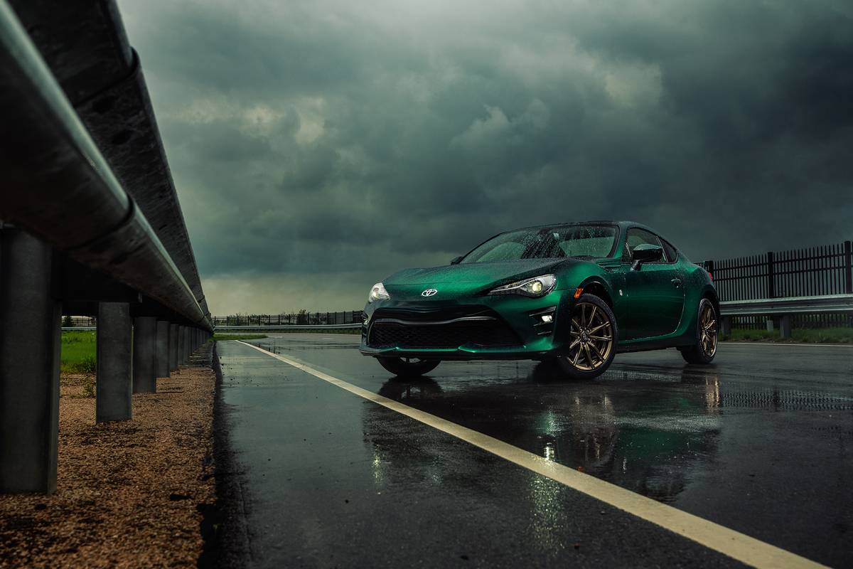 Toyota-86-Hakone-Edition-2020-green-track-exterior-outside