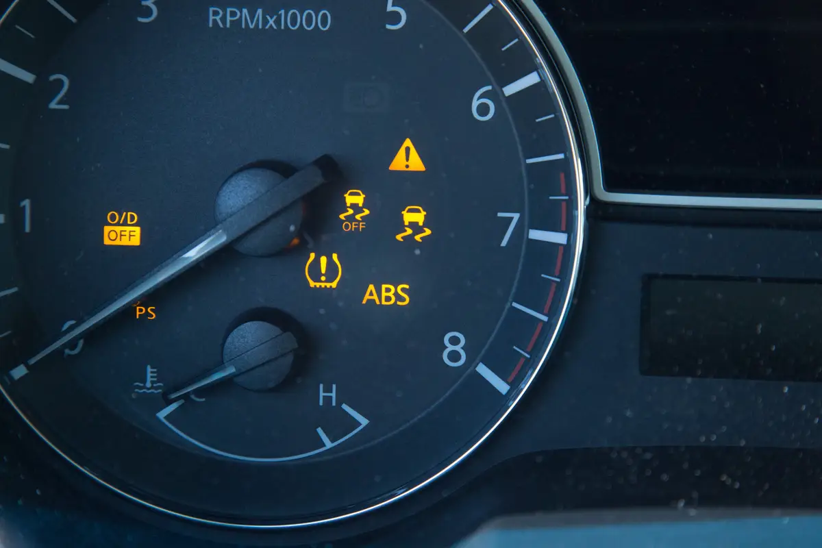 what does the exclamation mark mean in a car