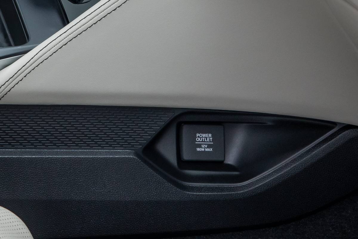 acura mdx type s 2025 20 interior center console outlet scaled jpg